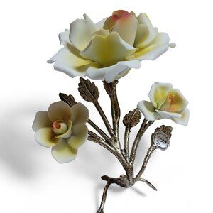 Capodimonte-Style Porcelain Yellow Rose Floral Sculpture – Made in Italy
